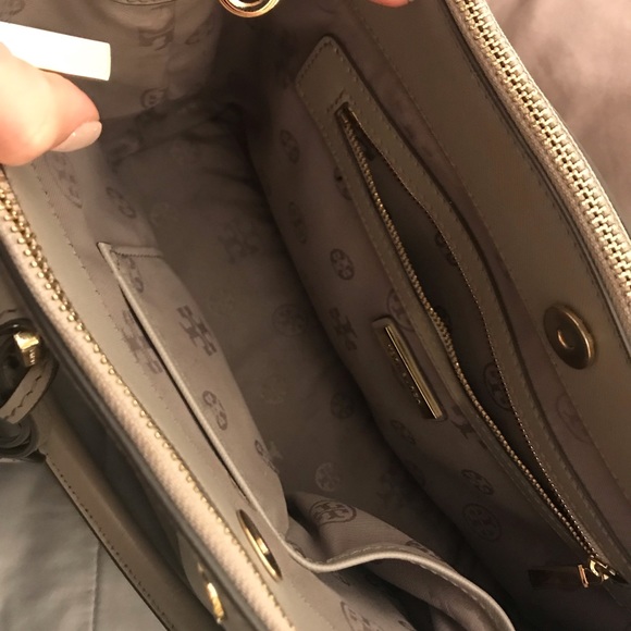 Tory Burch Robinson handbag (like new) - Picture 3 of 4